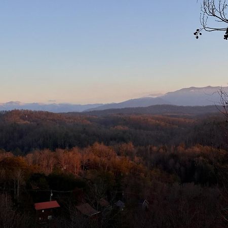 Smoky Paws - Exceptional Cabin, Stunning Mountain Views, Hot Tub, Tranquil, Gigabit Internet, Free L2 Ev Pigeon Forge Zewnętrze zdjęcie