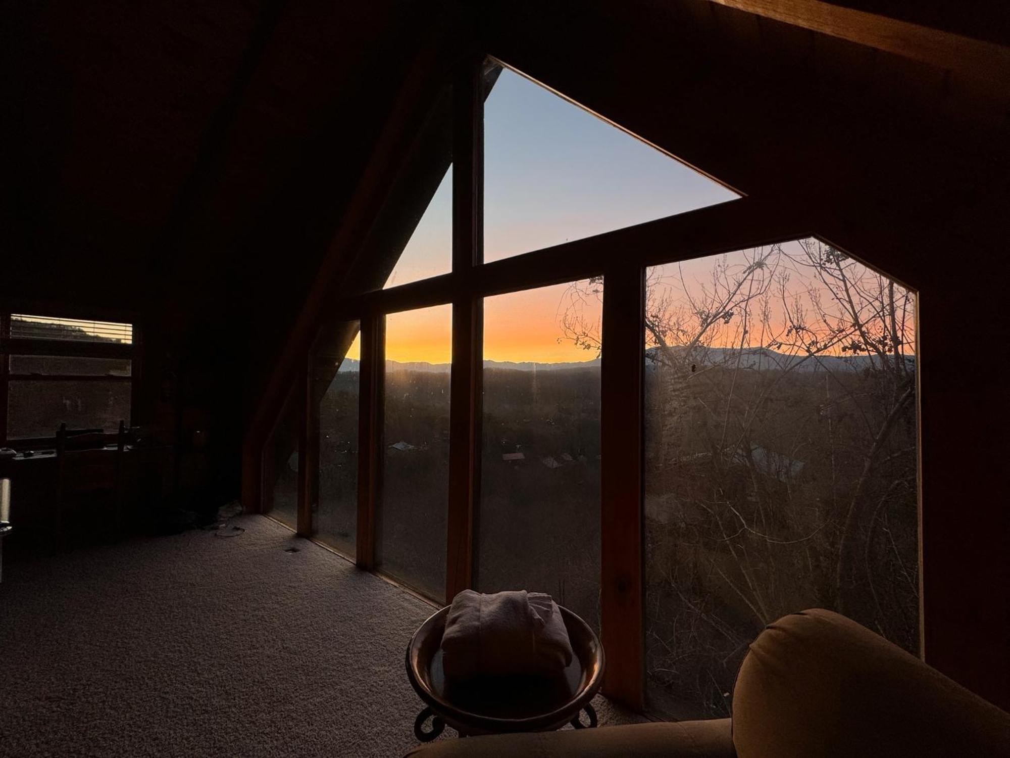 Smoky Paws - Exceptional Cabin, Stunning Mountain Views, Hot Tub, Tranquil, Gigabit Internet, Free L2 Ev Pigeon Forge Zewnętrze zdjęcie