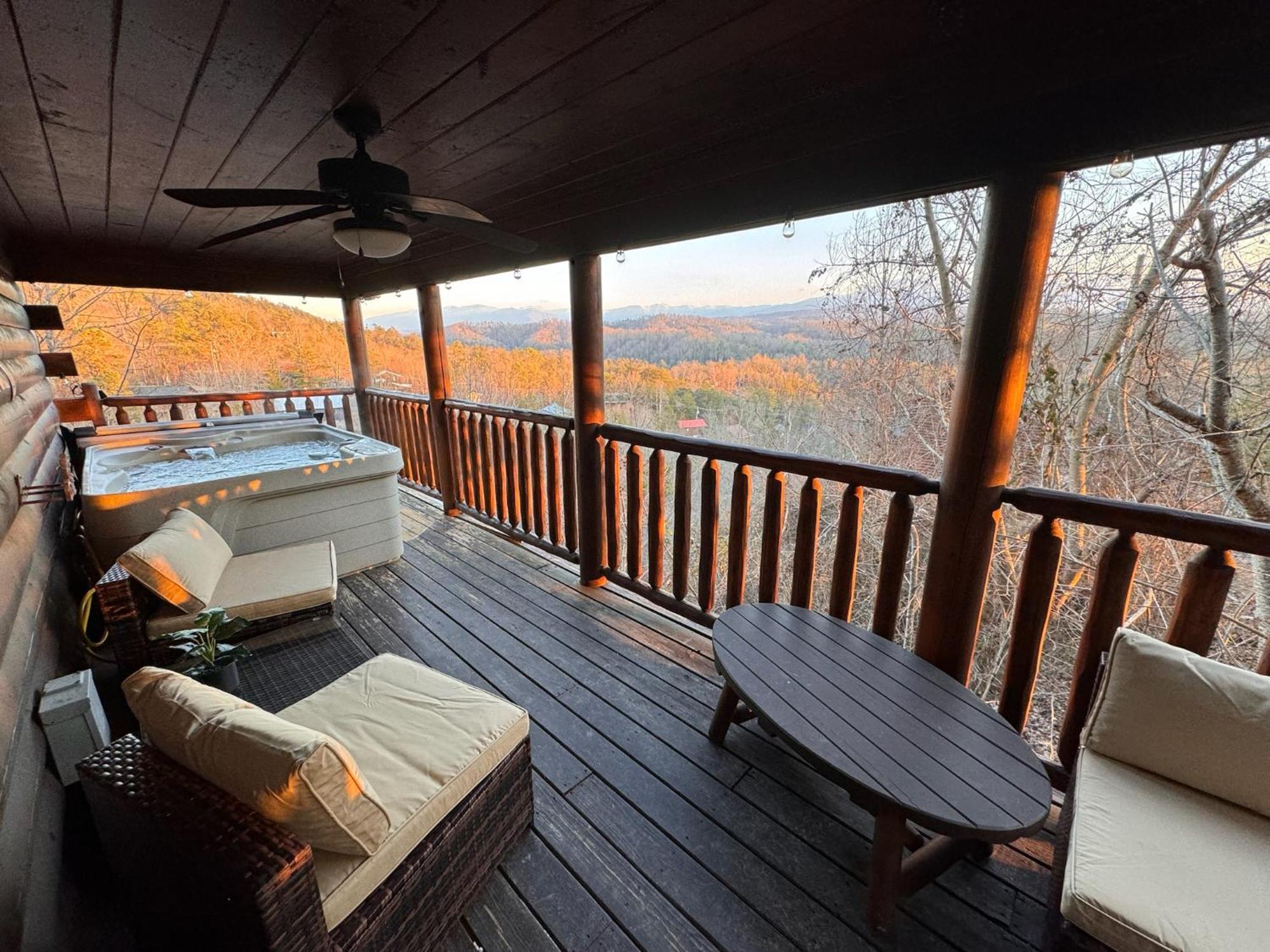 Smoky Paws - Exceptional Cabin, Stunning Mountain Views, Hot Tub, Tranquil, Gigabit Internet, Free L2 Ev Pigeon Forge Zewnętrze zdjęcie