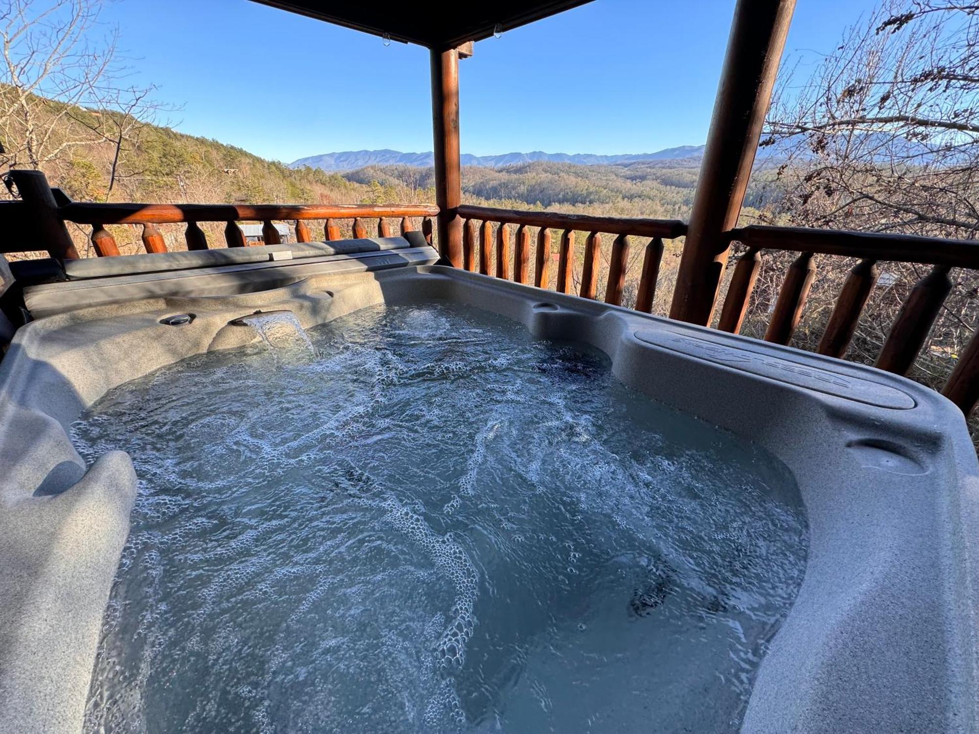 Smoky Paws - Exceptional Cabin, Stunning Mountain Views, Hot Tub, Tranquil, Gigabit Internet, Free L2 Ev Pigeon Forge Zewnętrze zdjęcie